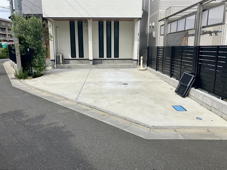 本鵠沼戸建 駐車場