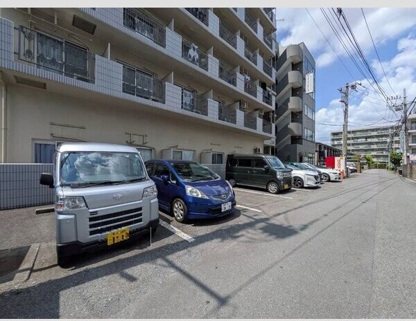 神奈川県厚木市栄町１丁目 駐車場