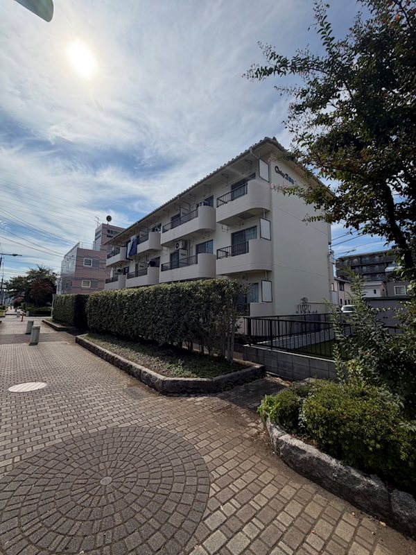 センチュリー21厚木 外観