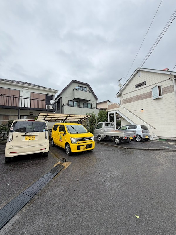 アーバンビレッジ参番館 駐車場