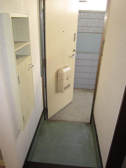 ジュネス石井 玄関