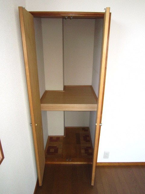 中曽根334-2マンション 収納