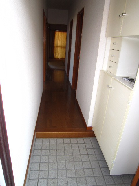 中曽根334-2マンション 玄関