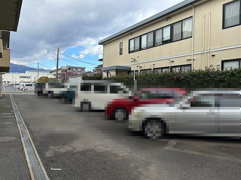 アムス厚木 駐車場