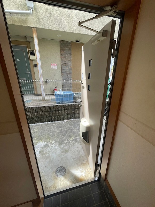 神奈川県藤沢市鵠沼石上３丁目 玄関