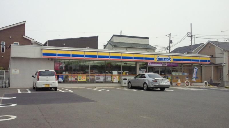 ルーフハウスA コンビニ