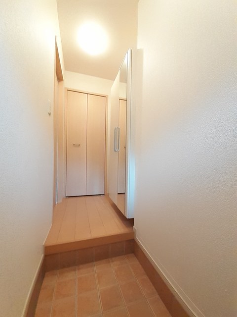 エレガンシア 玄関