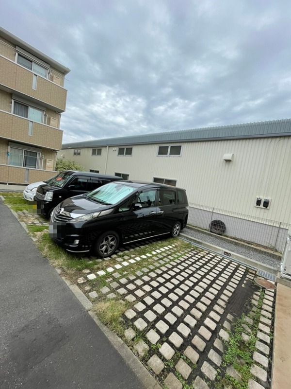 サングレイトA棟 駐車場