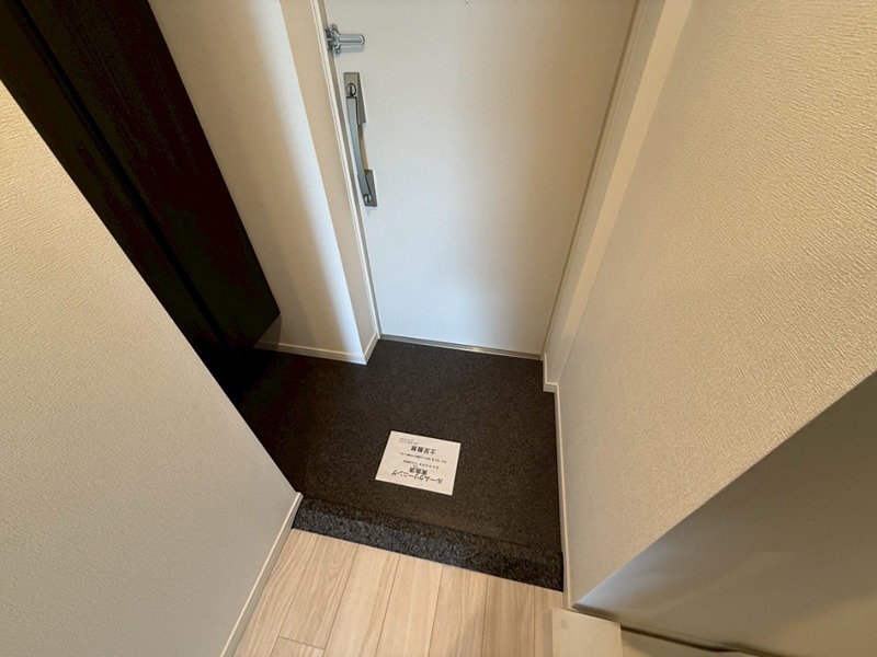 LIME RESIDENCE HIRATSUKA WEST 玄関