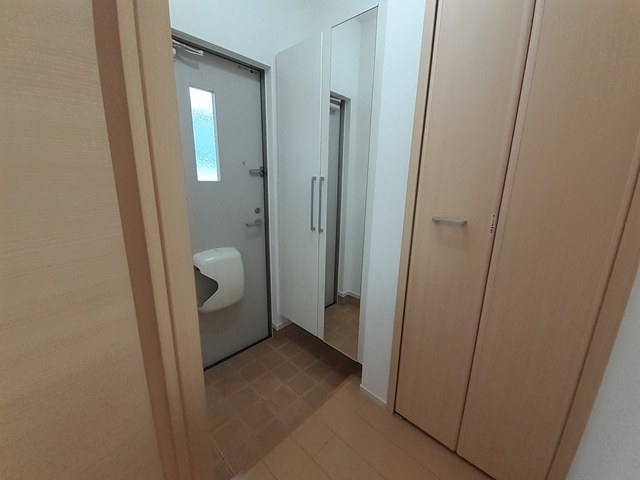 ハナブサ 玄関