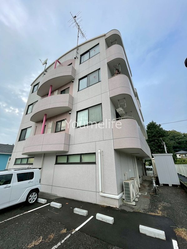 レーゾンデートル湘南 駐車場