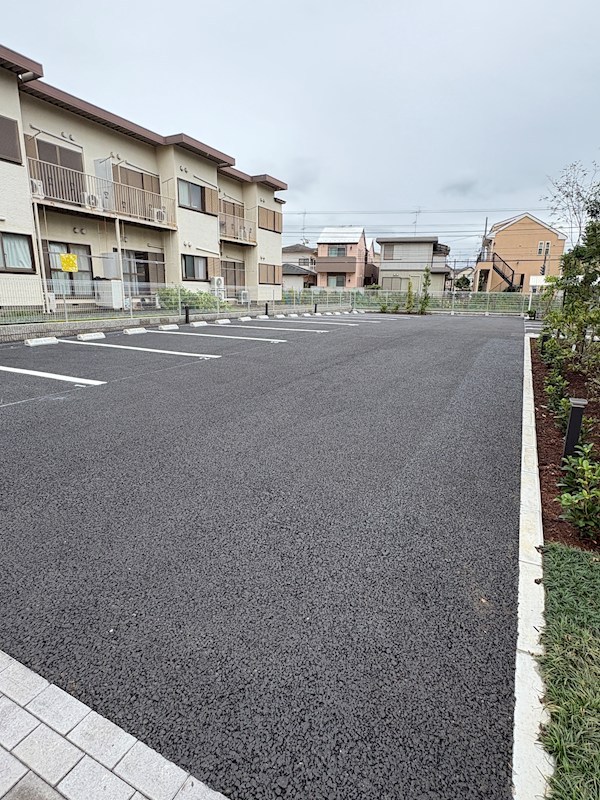 ヴェールマラン湘南台 駐車場