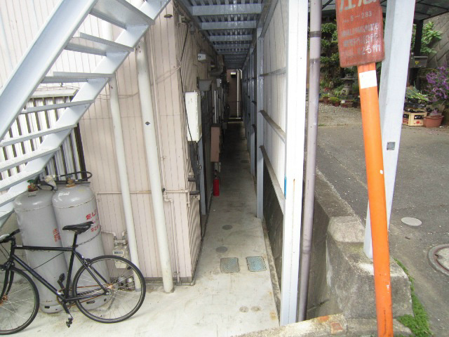 ファミールホンダ エントランス