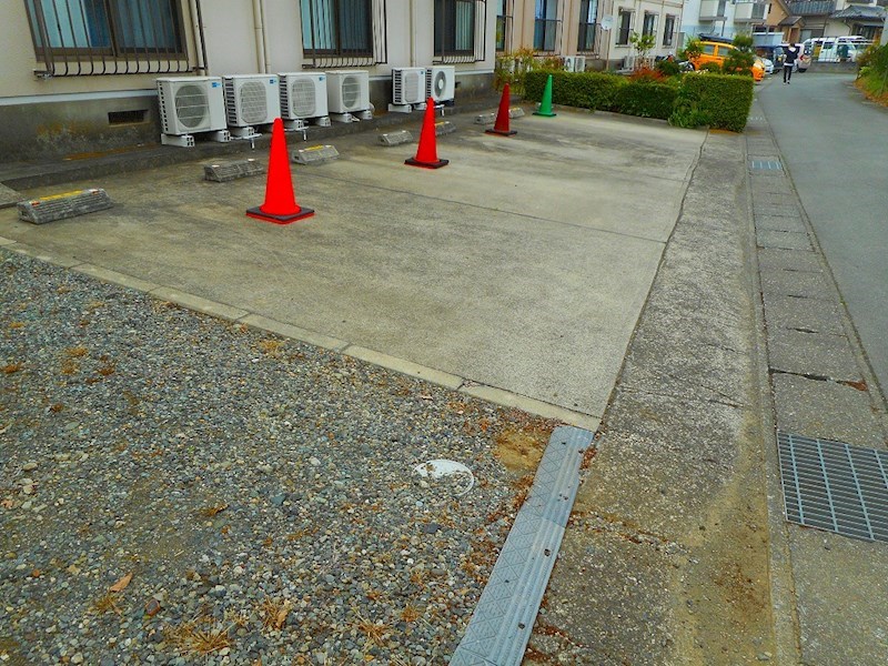 政海ハイツ 駐車場