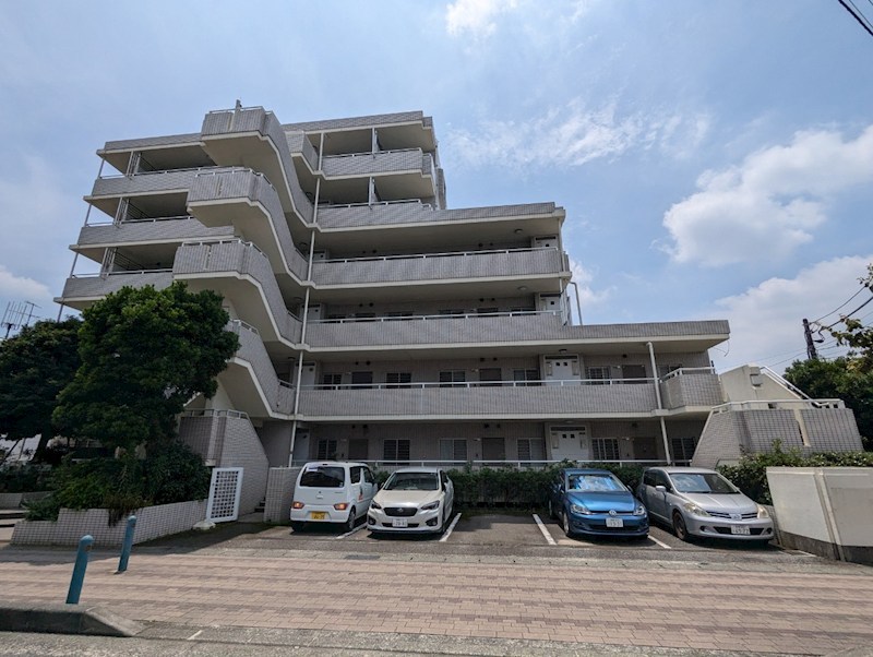 アルト厚木 駐車場