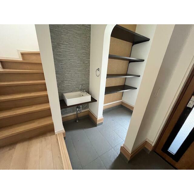 神奈川県茅ヶ崎市茅ヶ崎 玄関