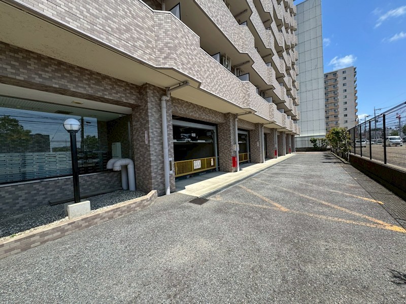 ライオンズプラザ海老名 駐車場