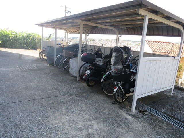 神奈川県横浜市栄区上郷町 駐車場