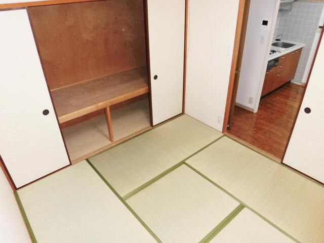 神奈川県厚木市栄町２丁目 収納