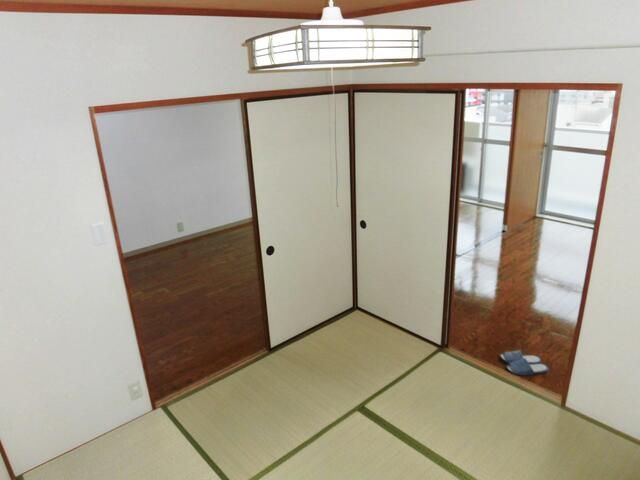 神奈川県厚木市栄町２丁目 収納