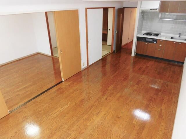 神奈川県厚木市栄町２丁目 リビング
