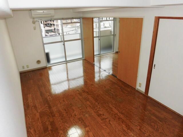 神奈川県厚木市栄町２丁目 リビング