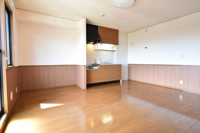 アルファタウン秦野新町　Ｃ リビング