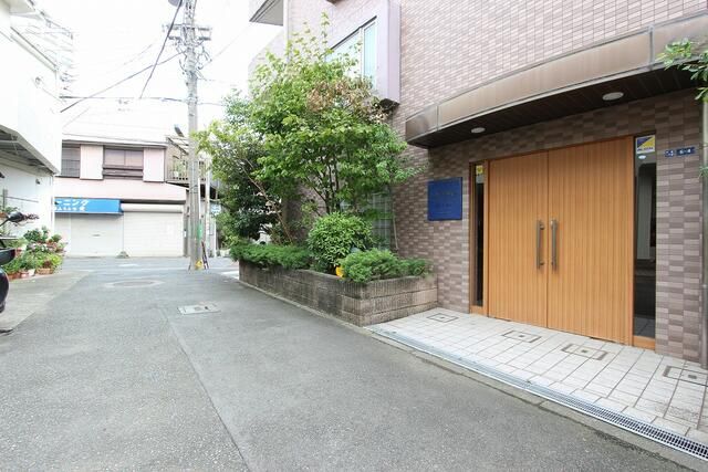 神奈川県茅ヶ崎市共恵１丁目 エントランス