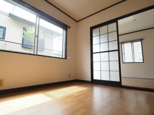 神奈川県藤沢市湘南台７丁目 リビング