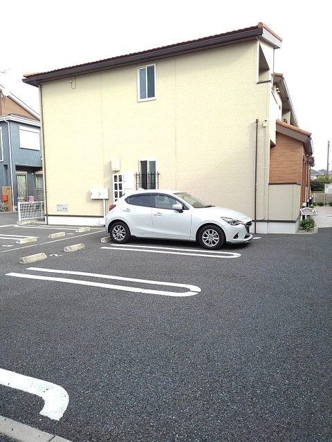 ベル　アルモニー 駐車場
