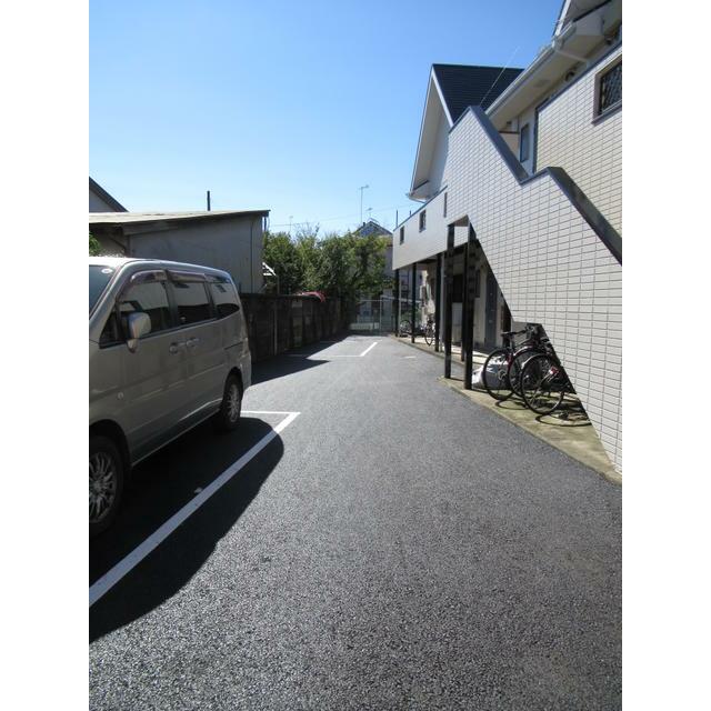 ライラックハイツ 駐車場