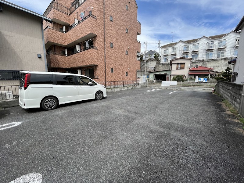 ウェルネスⅢ  駐車場