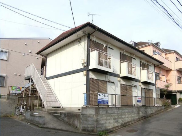 神奈川県秦野市鶴巻南１丁目 エントランス