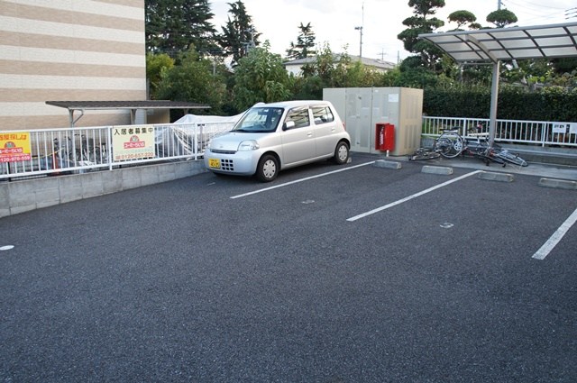 ノーブル　リュミエール 駐車場