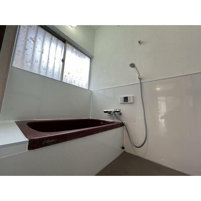 南足柄市岩原　静かな環境の一戸建賃貸 風呂画像
