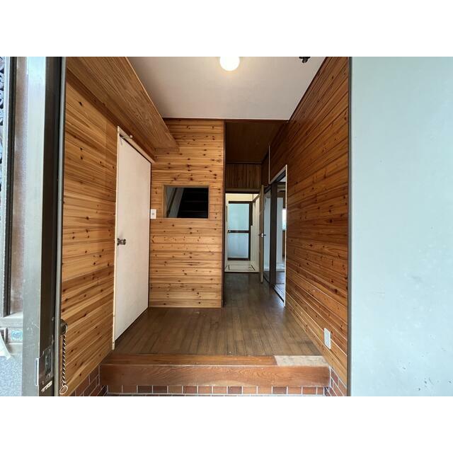 南足柄市岩原　静かな環境の一戸建賃貸 玄関
