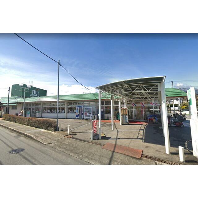 南足柄市岩原　静かな環境の一戸建賃貸 ショッピング施設