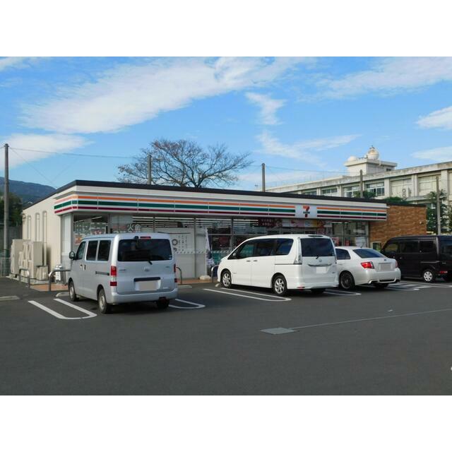 南足柄市岩原　静かな環境の一戸建賃貸 コンビニ