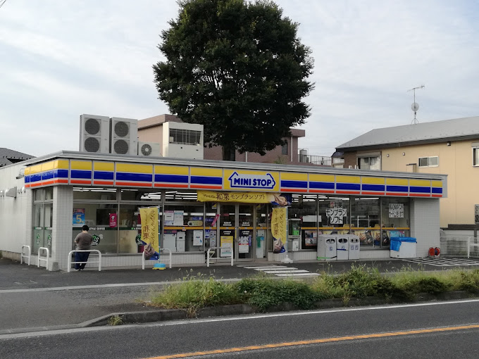 スカイハイツ座間 コンビニ