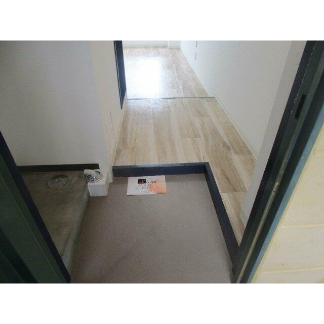ノア座間 玄関