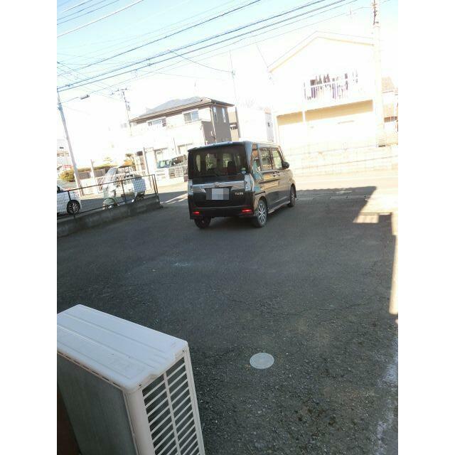 厚木市棚沢貸家 駐車場