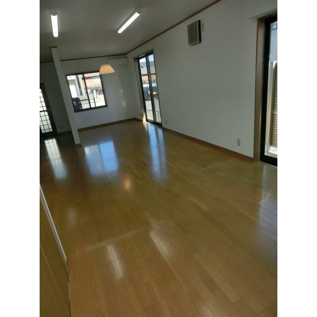 厚木市棚沢貸家 リビング