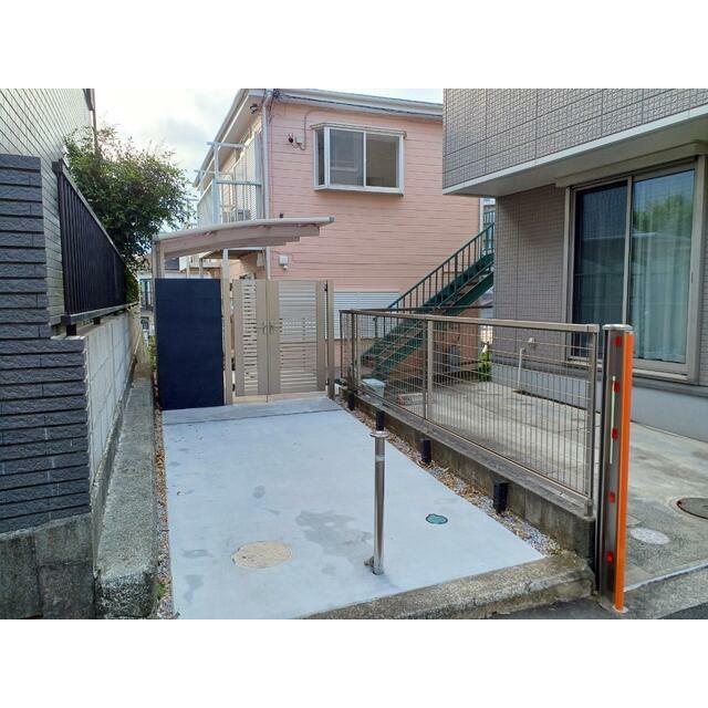 神奈川県秦野市南矢名 エントランス