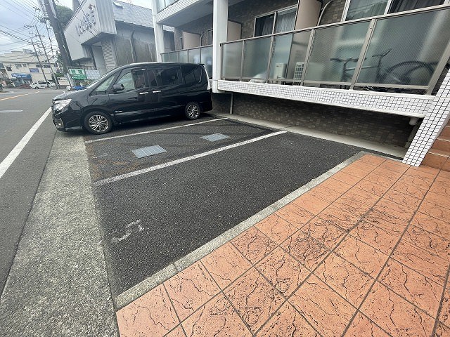エトワール海老名 駐車場