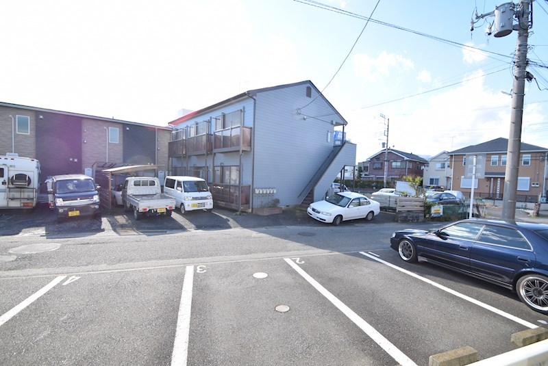 ベルクトハイツ 駐車場