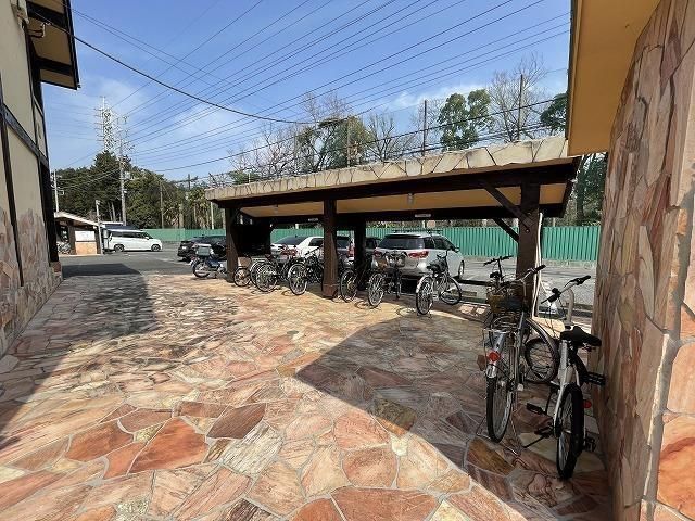 ポスト＆ビーム木の家Ｂ 駐車場
