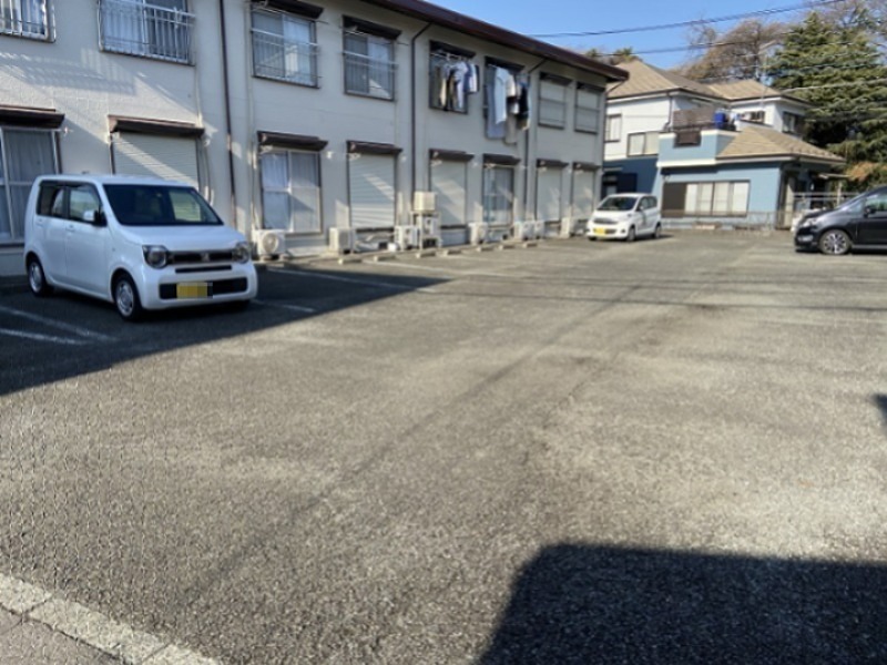 白駒ハイツ 駐車場