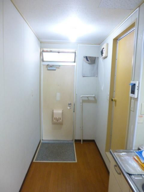 白駒ハイツ 玄関