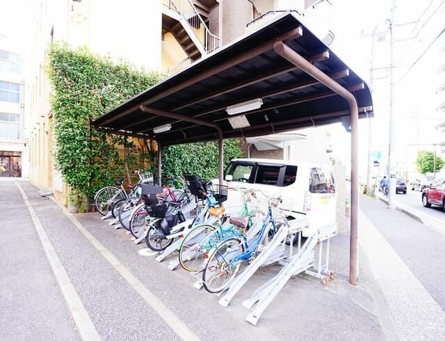 プラージュ湘南 駐車場
