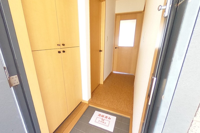 セレッソ中田 玄関